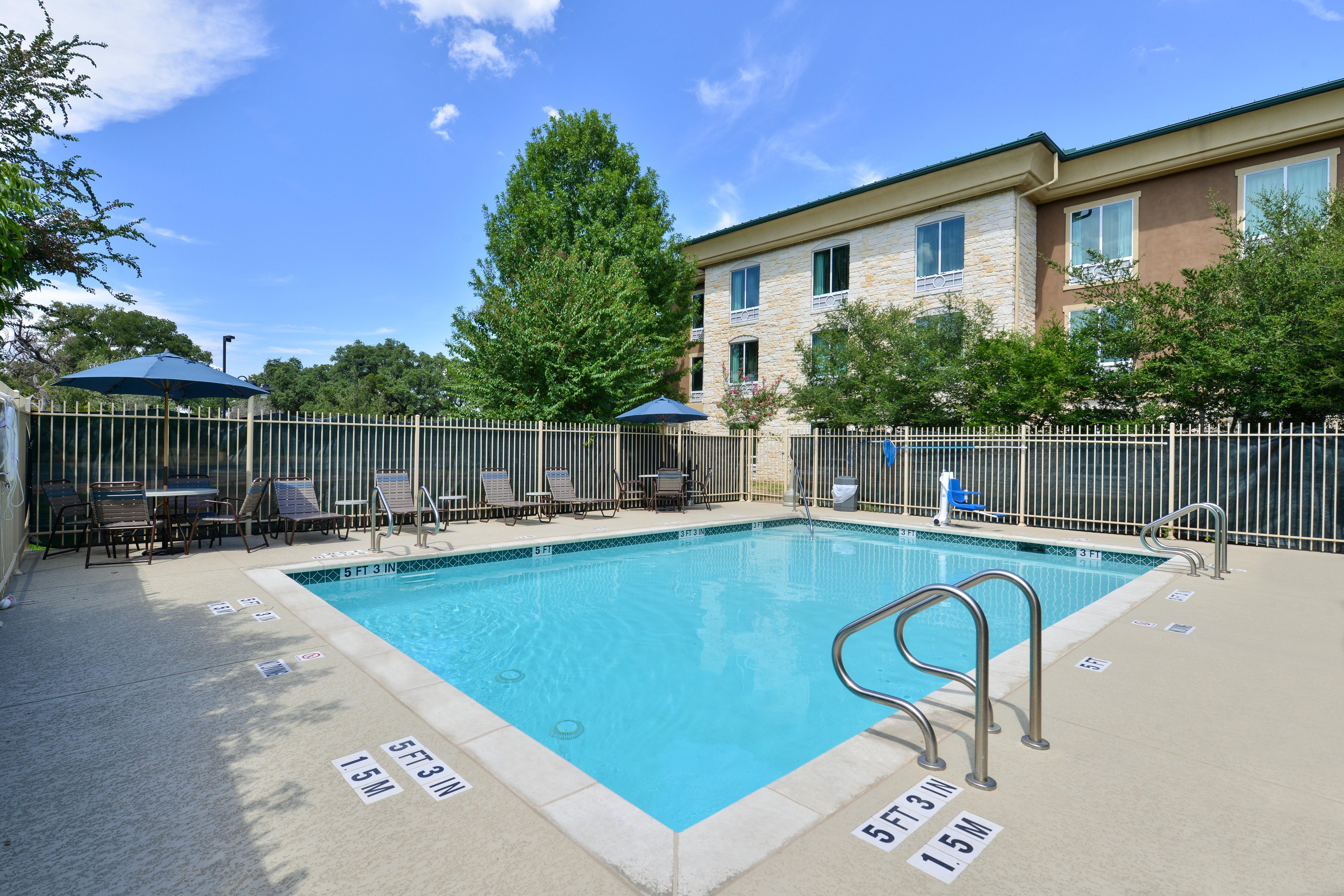 Holiday Inn Express & Suites Austin Sw - Sunset Valley, And Ihg Hotel Exterior photo