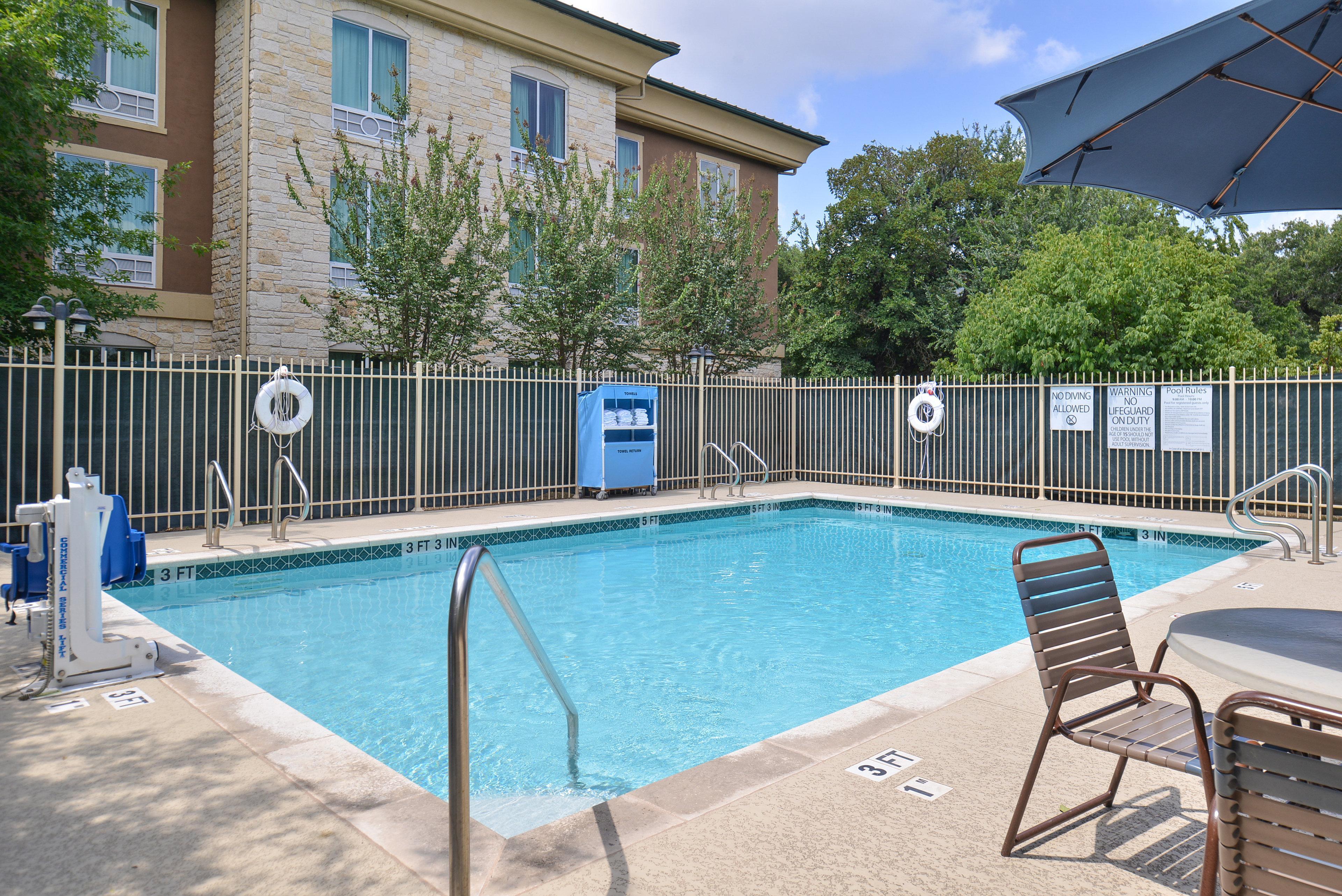 Holiday Inn Express & Suites Austin Sw - Sunset Valley, And Ihg Hotel Exterior photo