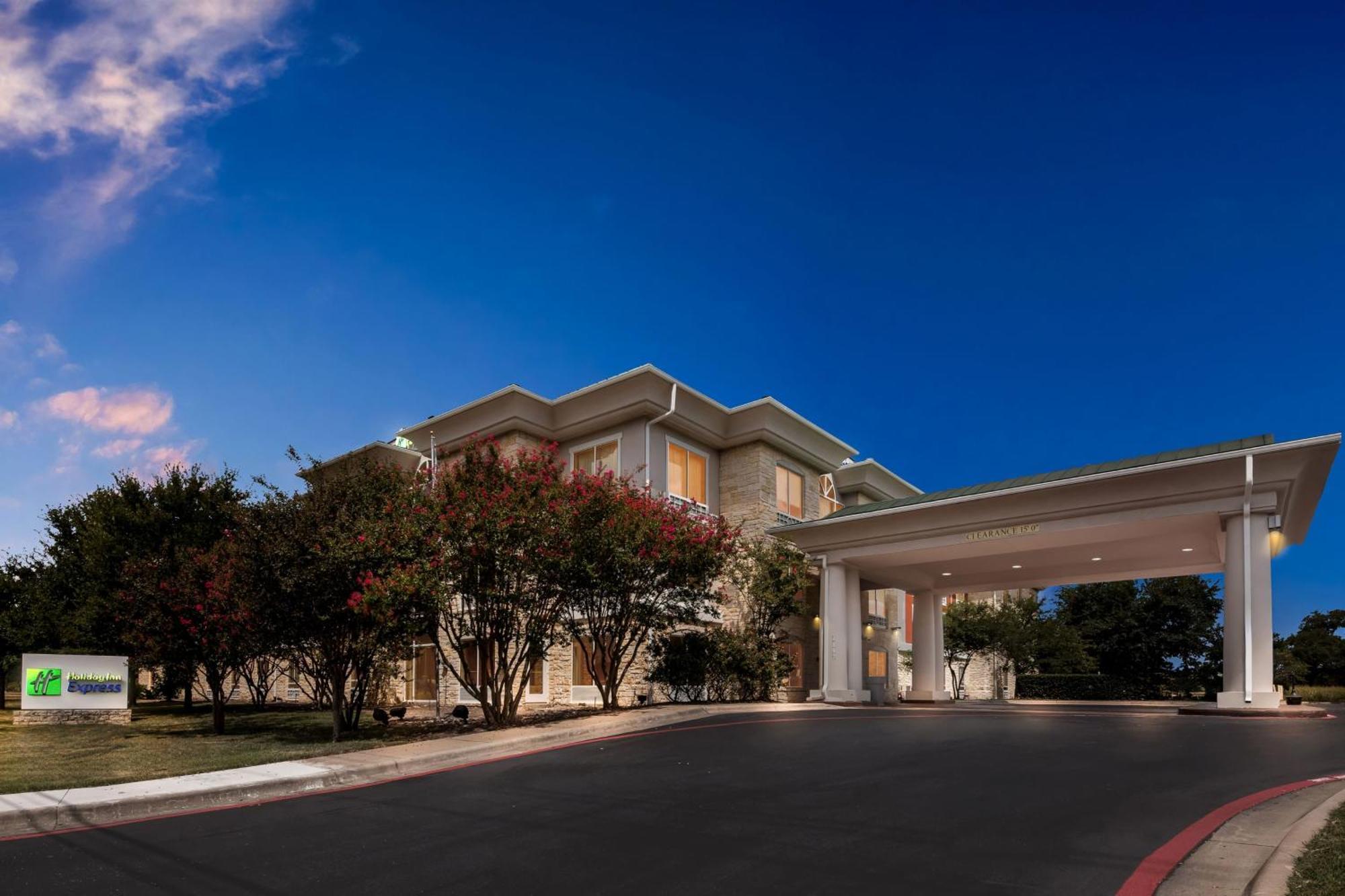 Holiday Inn Express & Suites Austin Sw - Sunset Valley, And Ihg Hotel Exterior photo
